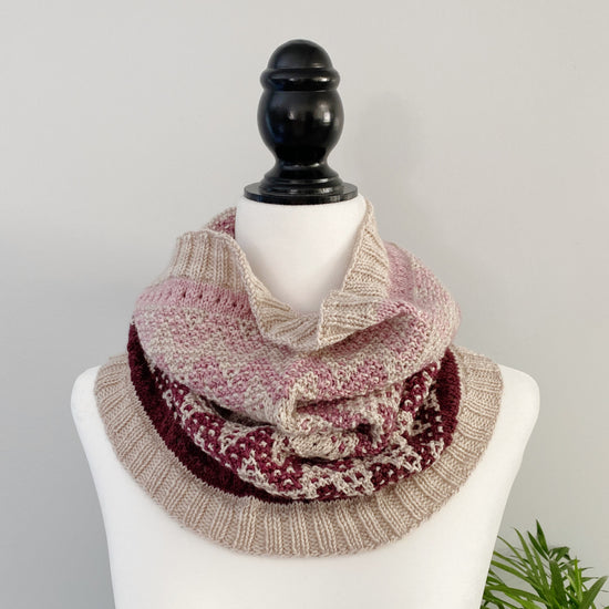 Load image into Gallery viewer, Faded Chevrons Cowl Pattern | Pattern Only
